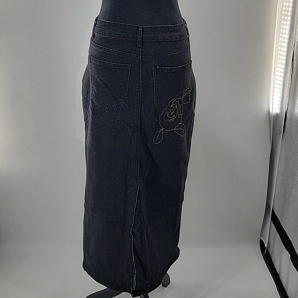 Black Denim Maxi Skirt with Floral Embroidery - Picture 15 of 16